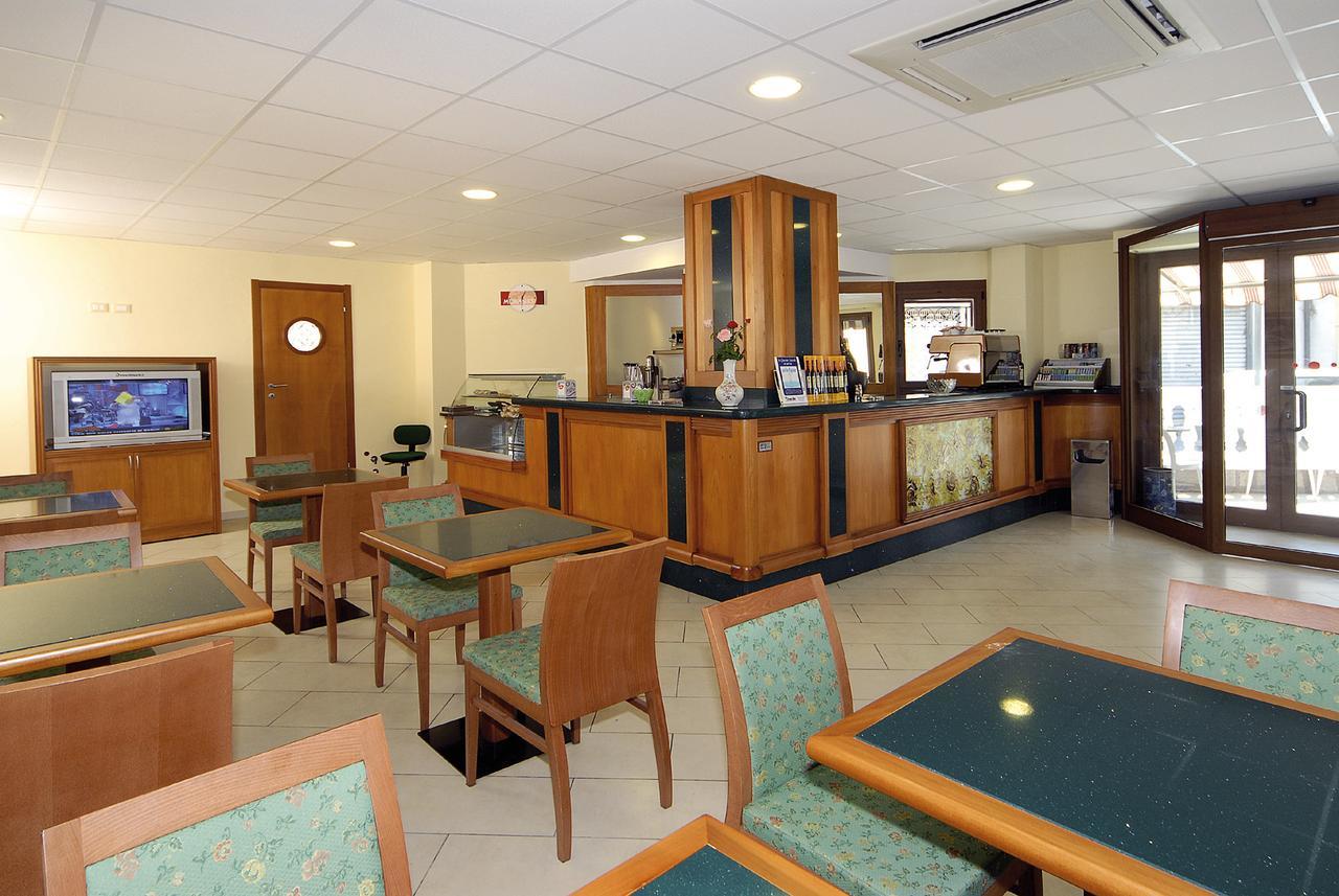 Hotel Piemontese Imperia Εξωτερικό φωτογραφία