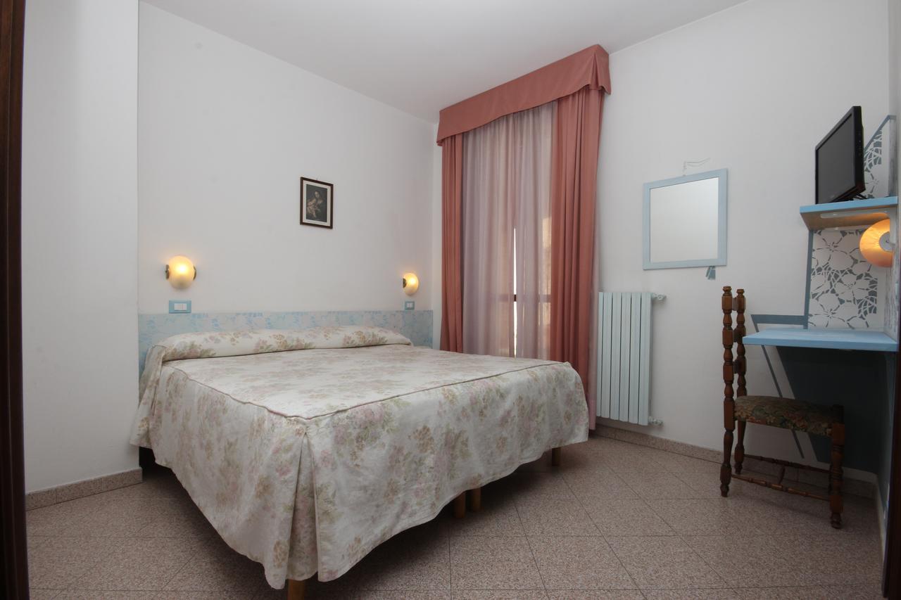 Hotel Piemontese Imperia Εξωτερικό φωτογραφία