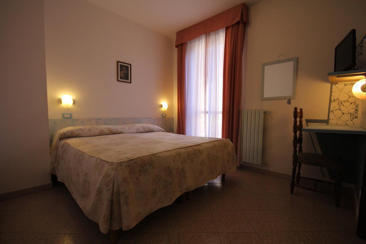 Hotel Piemontese Imperia Εξωτερικό φωτογραφία